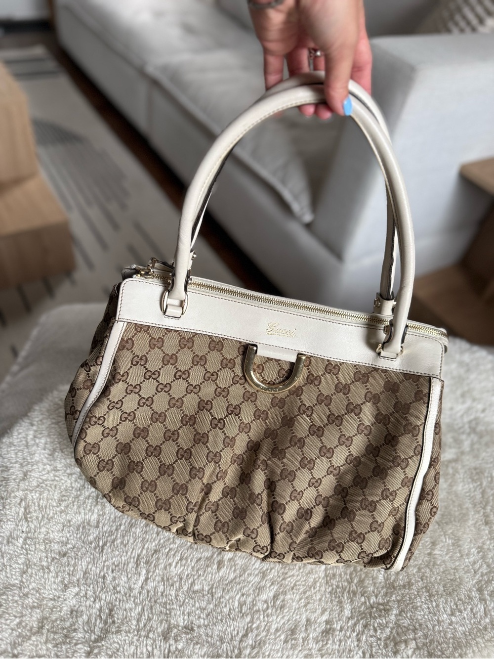 (PRICE FIRM) Gucci GG Monogram Shoulder Bag with Cream Trim